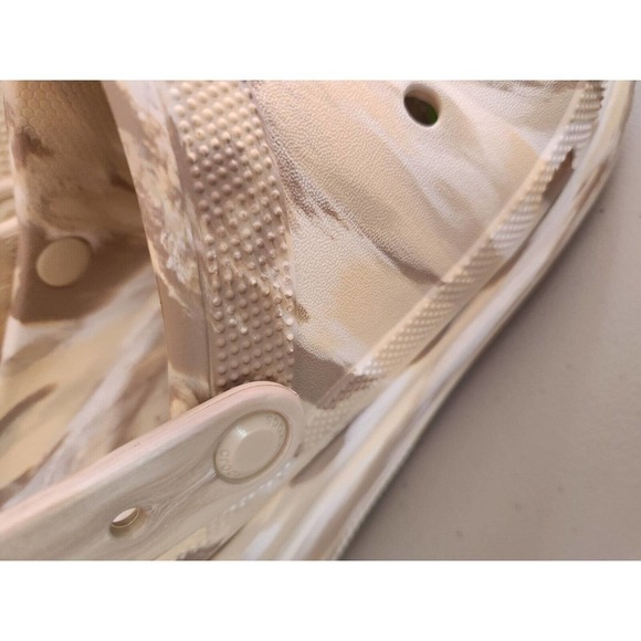 New Crocs Classic Crush Marbled Clog Size M10/W12 Bone Multiple - Picture 6 of 11